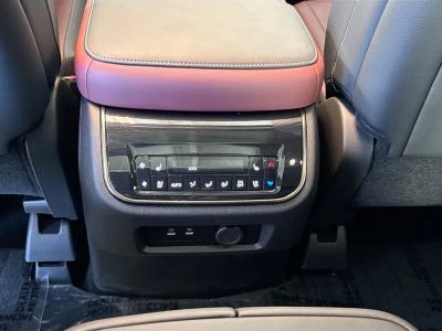 2025 INFINITI QX80 - Photo 25