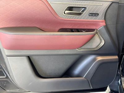 2025 INFINITI QX80 - Photo 11