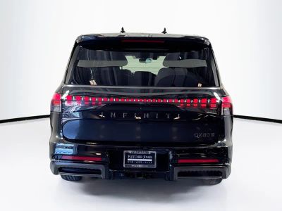 2025 INFINITI QX80 - Photo 10