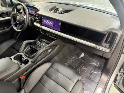 2026 Porsche Cayenne — photo 15 view
