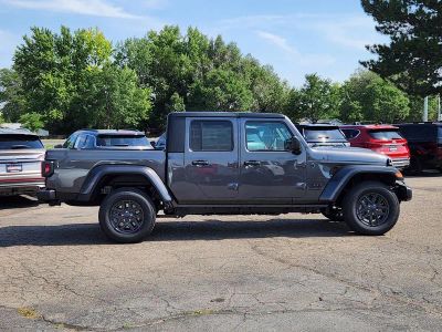 2025 Jeep Gladiator — side profile view