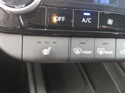 2024 Hyundai Elantra - Photo 19