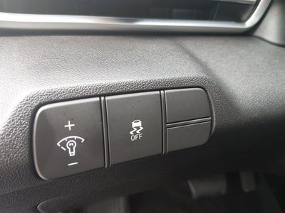 2024 Hyundai Elantra - Photo 13