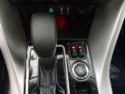 2025 Mitsubishi Eclipse Cross - Photo 18