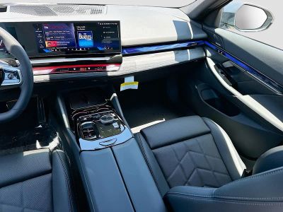 2027 BMW 5 Series — photo 17 view