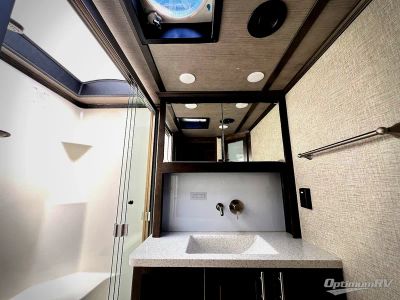2017 Augusta RV Ambition — photo 14 view