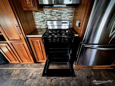 2017 Augusta RV Ambition — photo 8 view