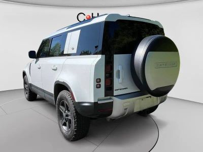 2023 Land Rover Defender — detail view
