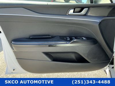 2021 Kia K5 - Photo 2