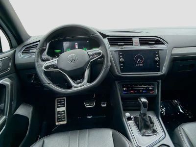 2023 Volkswagen Tiguan — photo 21 view
