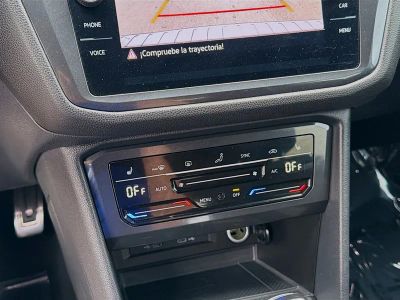 2023 Volkswagen Tiguan — photo 13 view