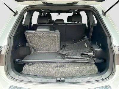 2023 Volkswagen Tiguan — photo 27 view