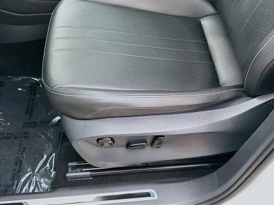 2023 Volkswagen Tiguan — photo 18 view