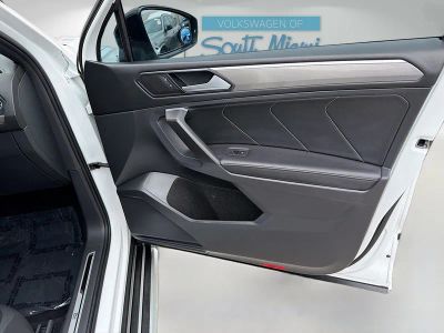2023 Volkswagen Tiguan — photo 34 view