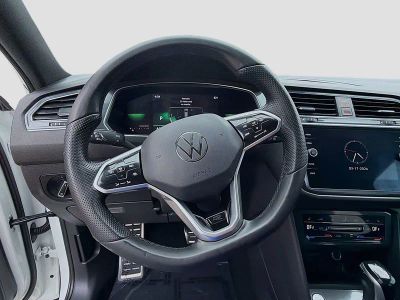 2023 Volkswagen Tiguan — photo 10 view
