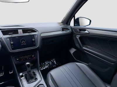 2023 Volkswagen Tiguan — photo 22 view