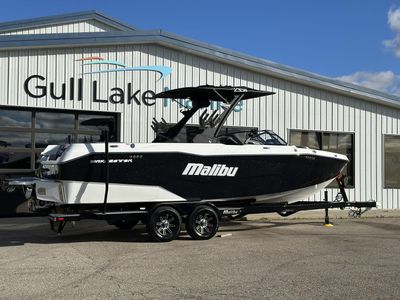 2025 Malibu Boats 25 LSV - Photo 8