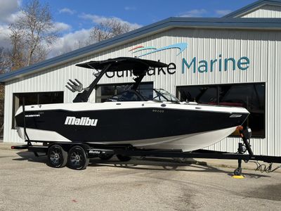 2025 Malibu Boats 25 LSV - Photo 2