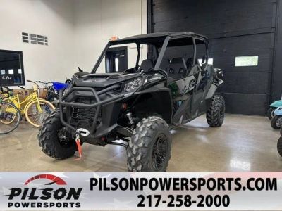 2026 Can-Am® Commander MAX XT 1000R — front three-quarter view