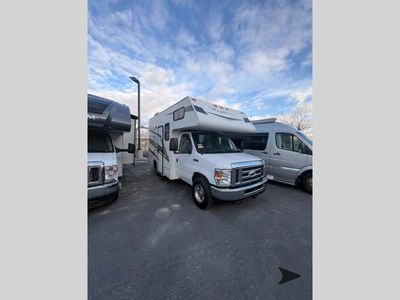 2020 Tiffin Motorhomes Tiffin Wayfarer — front three-quarter view
