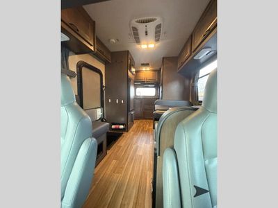 2020 Tiffin Motorhomes Tiffin Wayfarer — photo 16 view