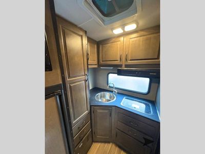 2020 Tiffin Motorhomes Tiffin Wayfarer — photo 25 view