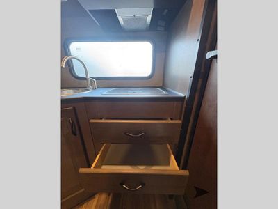 2020 Tiffin Motorhomes Tiffin Wayfarer — photo 35 view