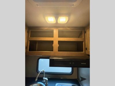 2020 Tiffin Motorhomes Tiffin Wayfarer — photo 32 view