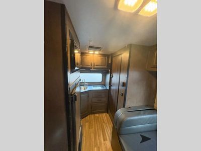 2020 Tiffin Motorhomes Tiffin Wayfarer — photo 11 view