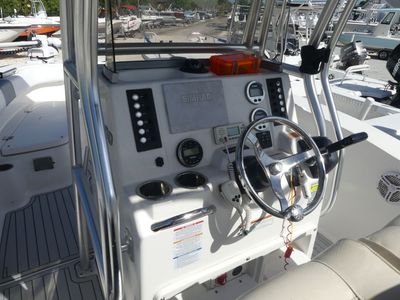 2021 Robalo R200 - Photo 9