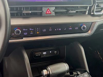 2023 Kia Sportage — photo 12 view