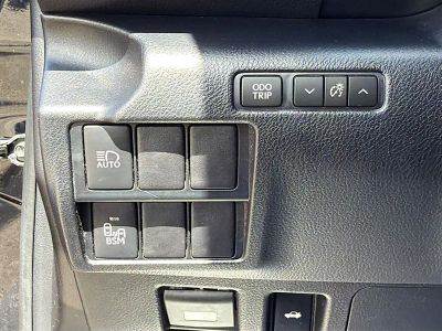 2018 Lexus IS — photo 33 view