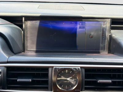 2018 Lexus IS — photo 29 view