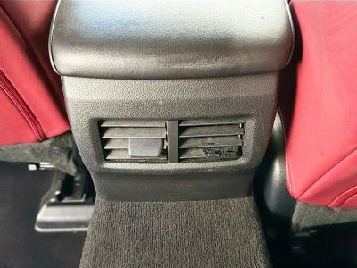 2018 Lexus IS — photo 18 view