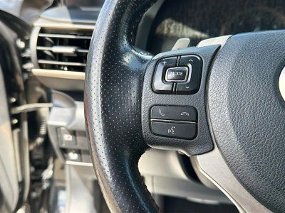 2018 Lexus IS — photo 35 view