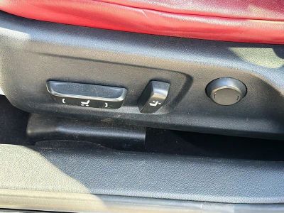 2018 Lexus IS — photo 23 view