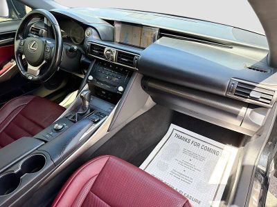 2018 Lexus IS — photo 12 view