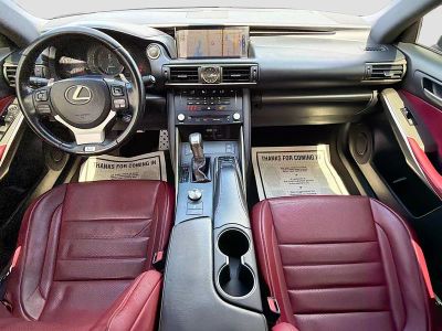 2018 Lexus IS — photo 14 view