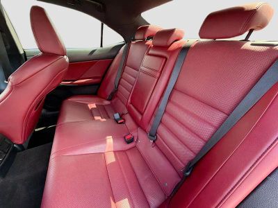 2018 Lexus IS — photo 19 view