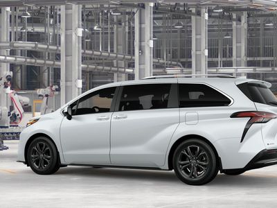 2026 Toyota Sienna — detail view