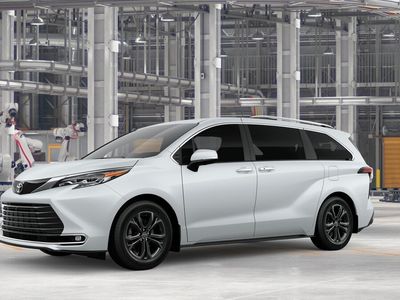 2026 Toyota Sienna — side profile view