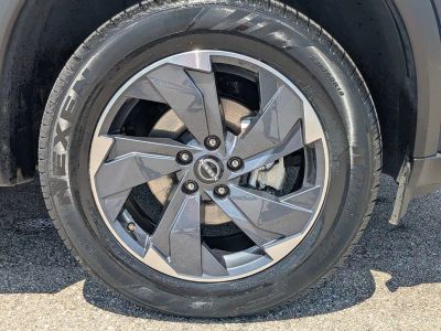 2024 Nissan Rogue — photo 11 view