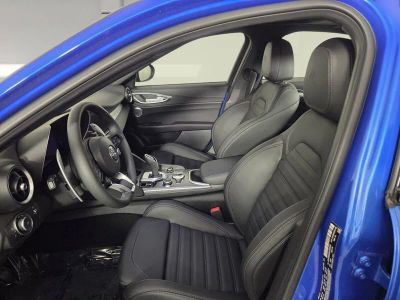 2025 Alfa Romeo Giulia — photo 8 view