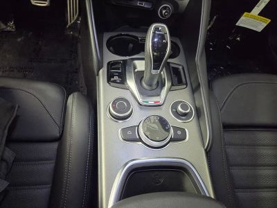 2025 Alfa Romeo Giulia — photo 12 view
