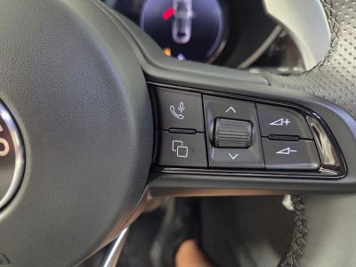 2025 Alfa Romeo Giulia — photo 15 view