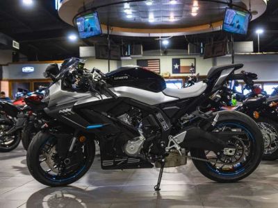 2026 CFMOTO 675SS — front three-quarter view