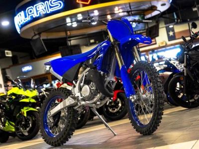 2026 Yamaha YZ125X — front three-quarter view