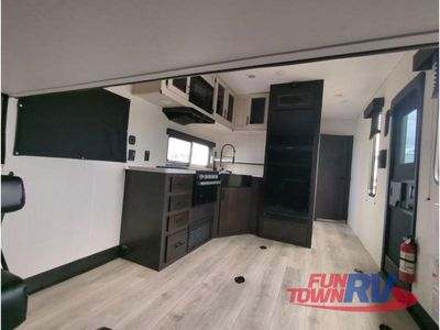 2025 Forest River RV Vengeance Rogue SUT - Photo 8