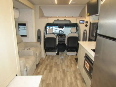 2026 Tiffin WAYFARER - Photo 3