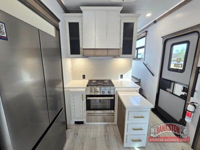 2026 Montana 3231CK - Photo 10